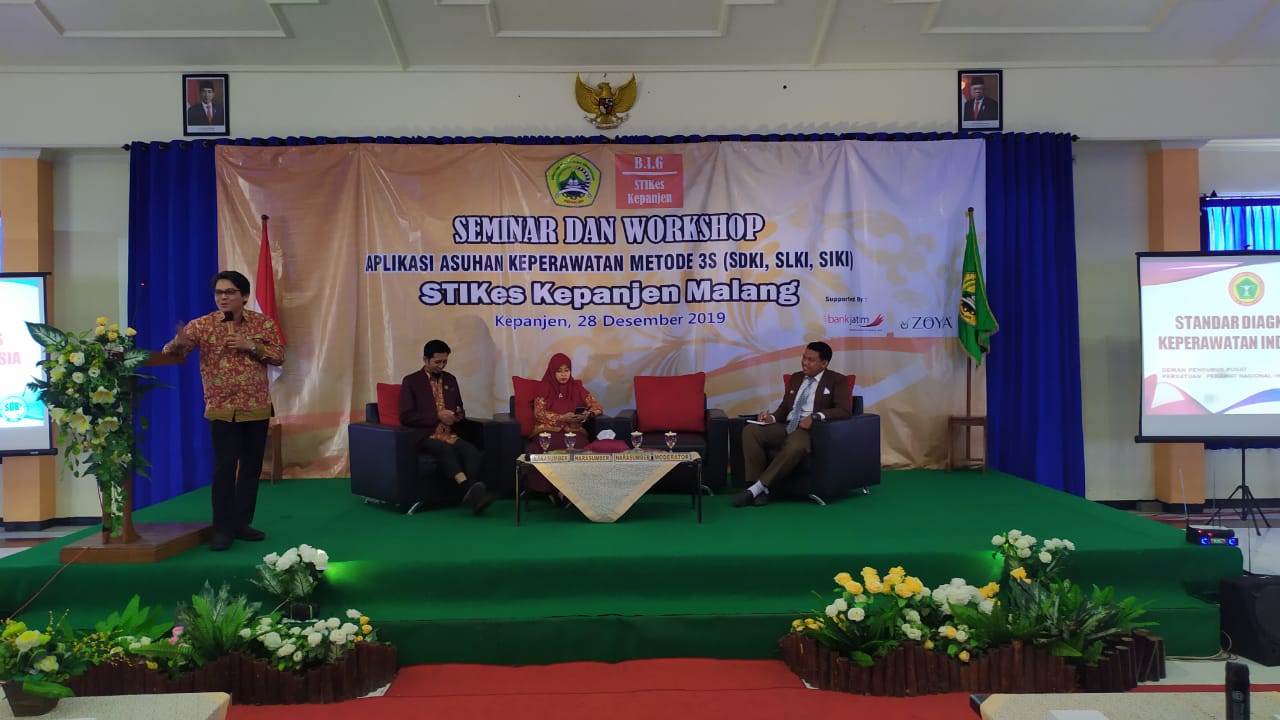 Pembicara materi SDKI, Bapak Rohman Azzam, S.Pd., S.Kep., Ns., M.Kep., Sp.Kep.M.B.