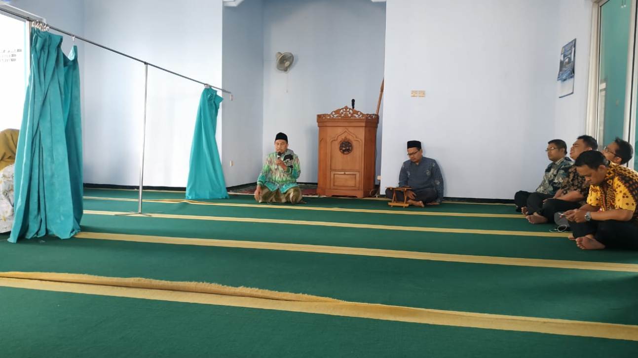 Kajian Jumat Pagi Barokah STIKes Kepanjen Kajian Jumat Pagi Barokah STIKes Kepanjen