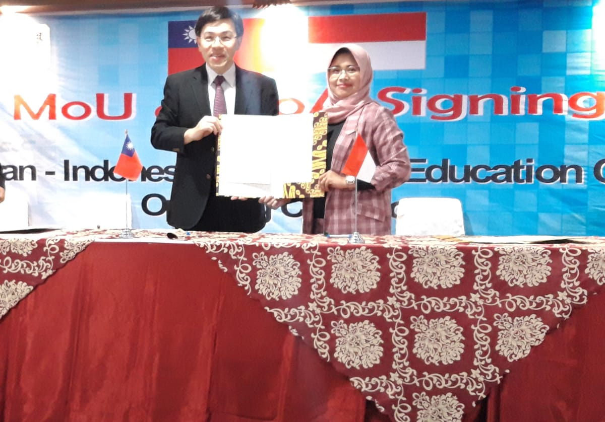 Penandatanganan MoU antara STIKes Kepanjen dengan National Taipei University of Nursing and Health Sciences (1)