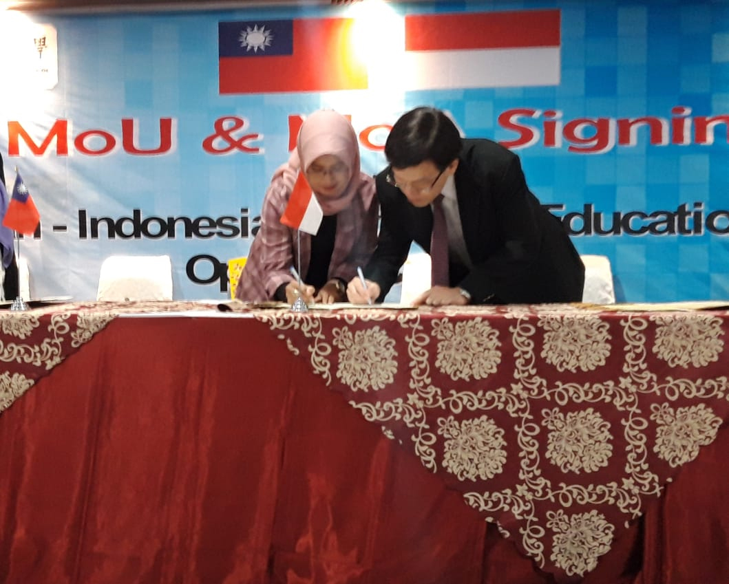 Penandatanganan MoU antara STIKes Kepanjen dengan National Taipei University of Nursing and Health Sciences (2)