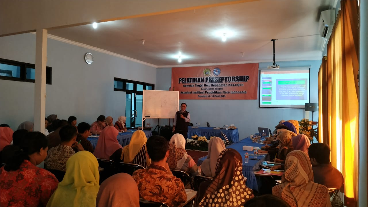 Pelatihan Preseptorship bagi Dosen dan Pembimbing Klinik STIKes KEPANJEN (8)